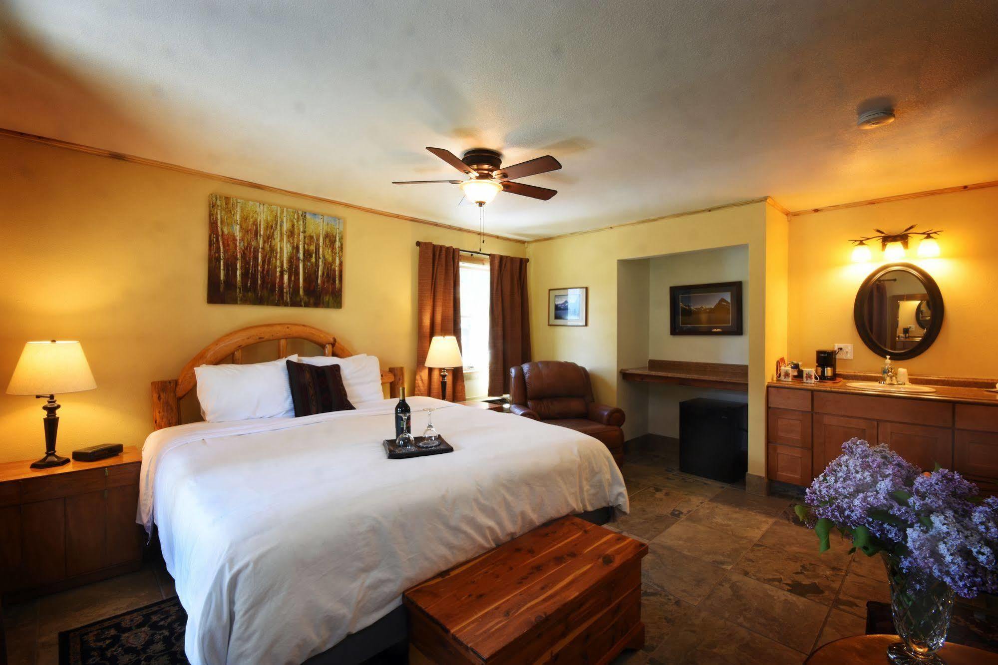 Bad Rock Bed And Breakfast Inn Columbia Falls Exteriör bild