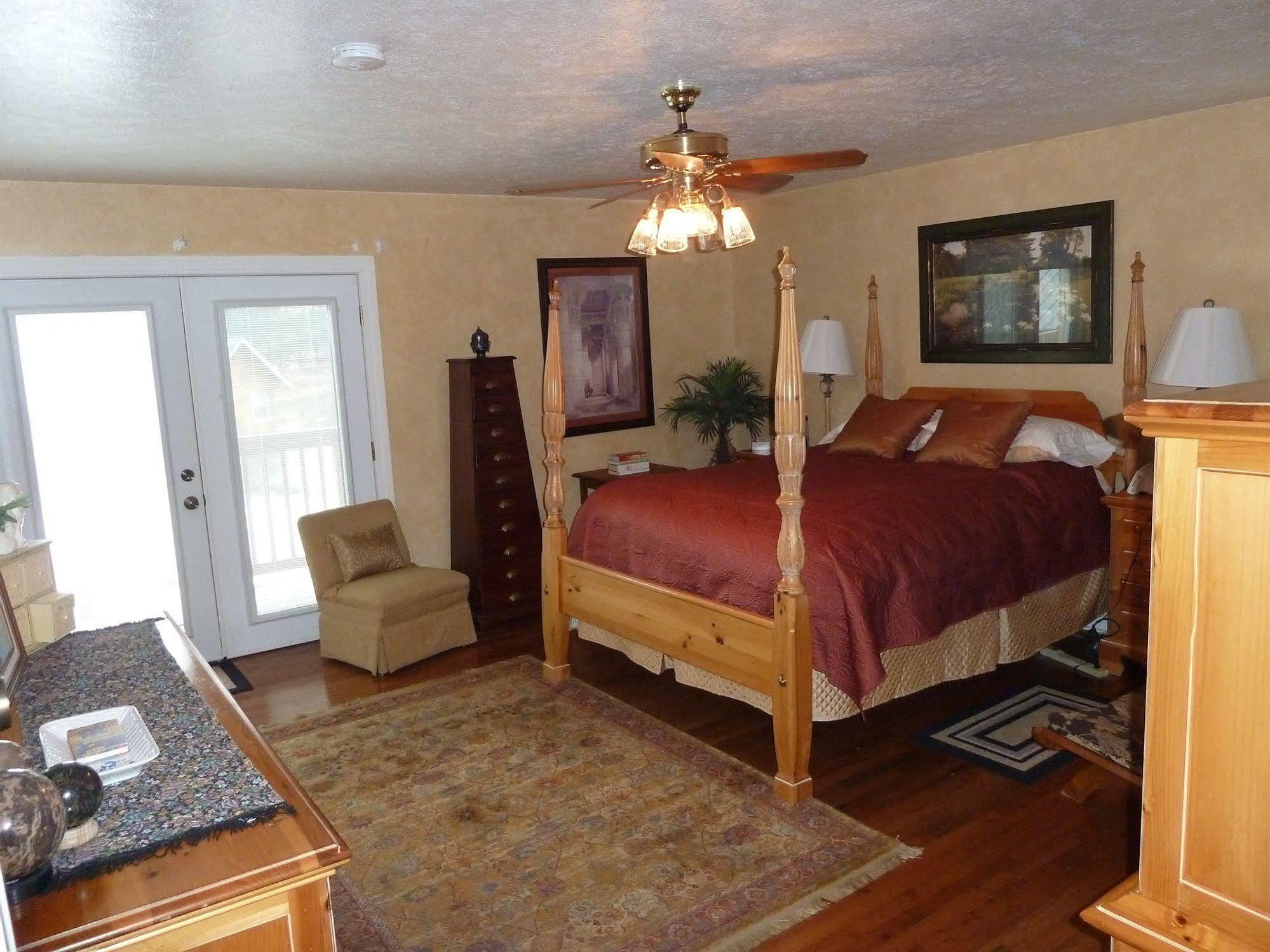 Bad Rock Bed And Breakfast Inn Columbia Falls Exteriör bild